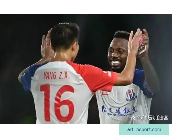 中国男足归化前锋费南多正式转会加盟中超上海申花开启新征程