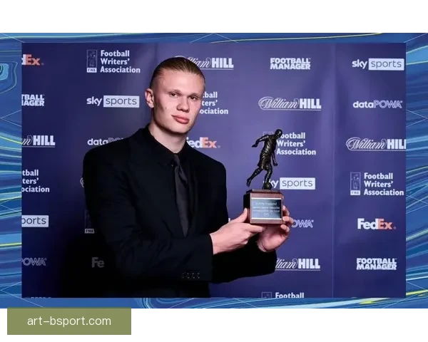 哈兰德2025至2026赛季再度打破英超月度最佳纪录成为新传奇