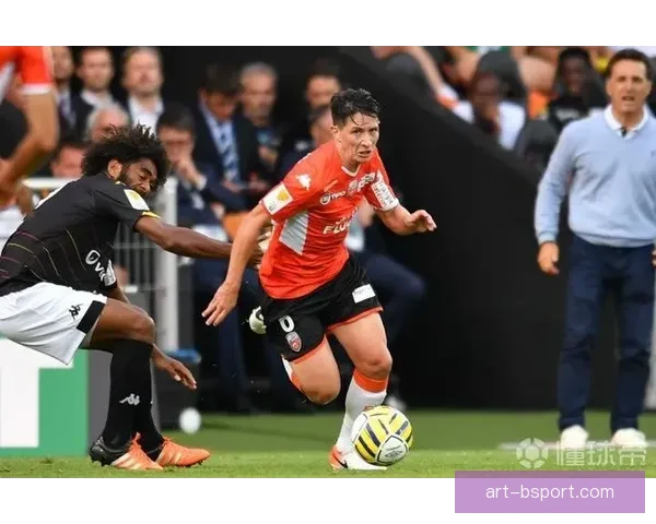 洛里昂以微弱劣势遗憾降入法乙一分之差赛季收官满是叹息球迷心难